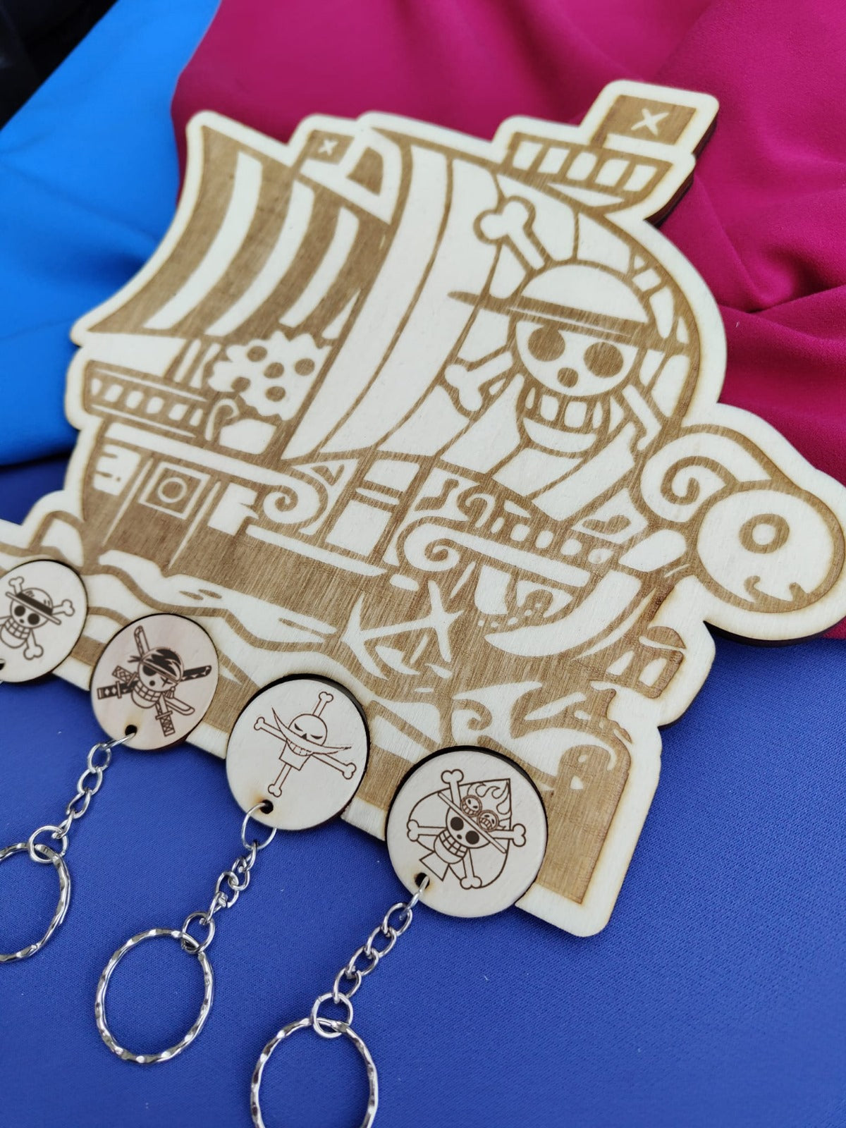 Portachiavi da Muro in Legno - Edizione One Piece | Personalizzabile & Inciso al Laser