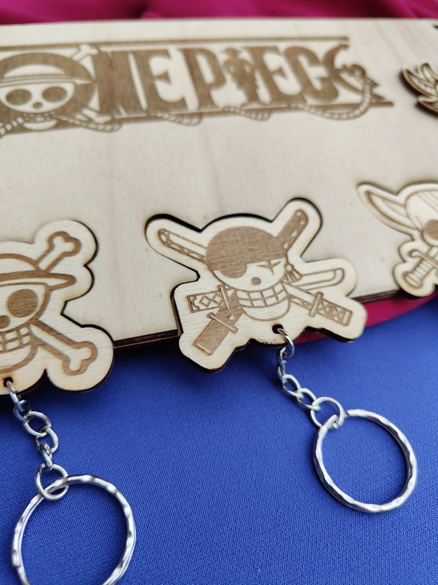 Portachiavi Personalizzato in Legno – Tema One Piece
