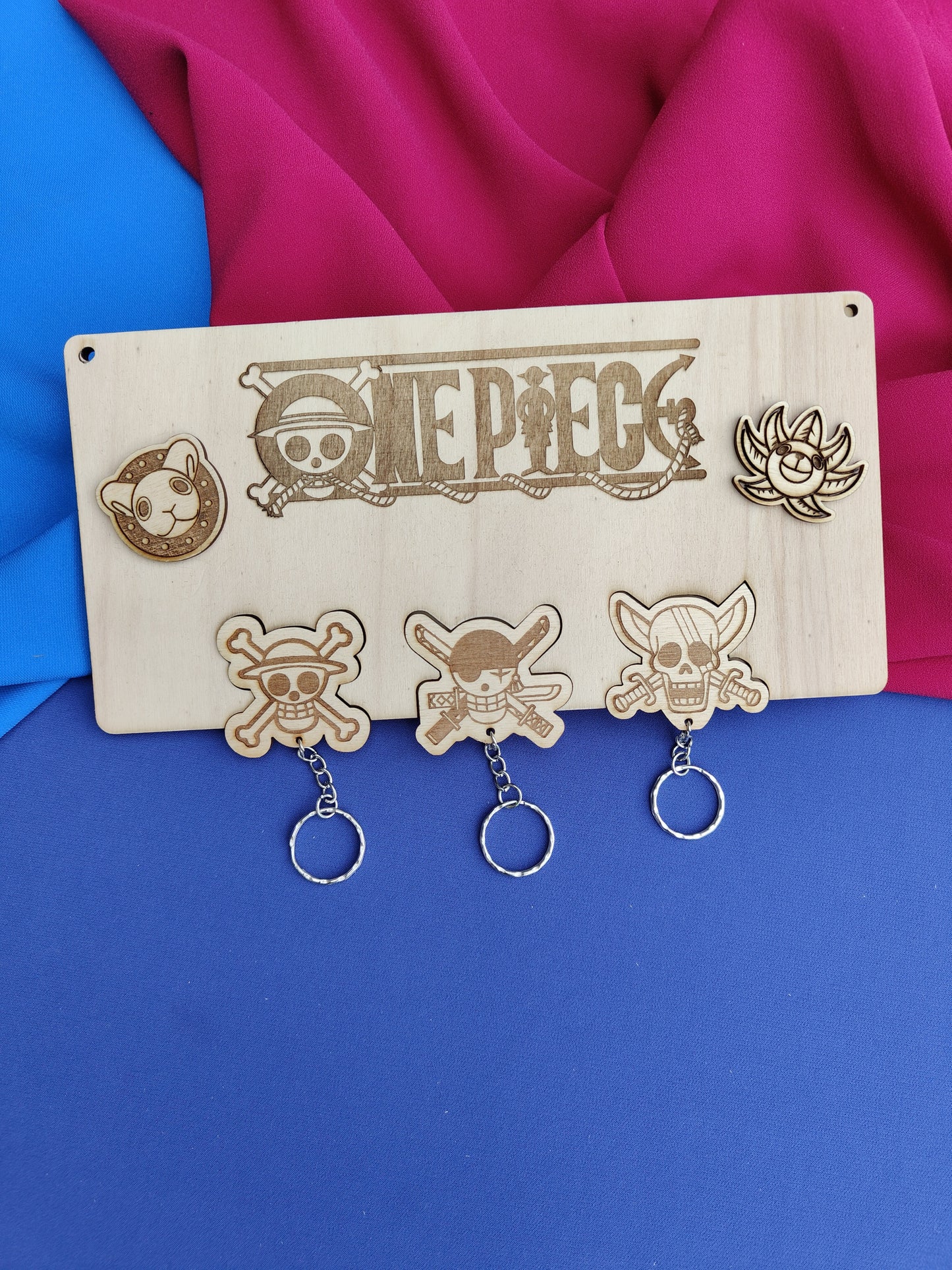 Portachiavi Personalizzato in Legno – Tema One Piece